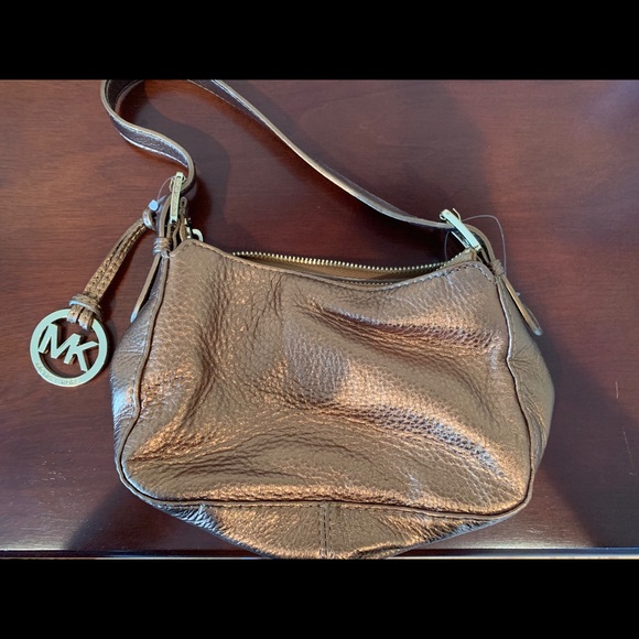 Michael Kors NWOT Gold mini purse - Picture 2 of 3
